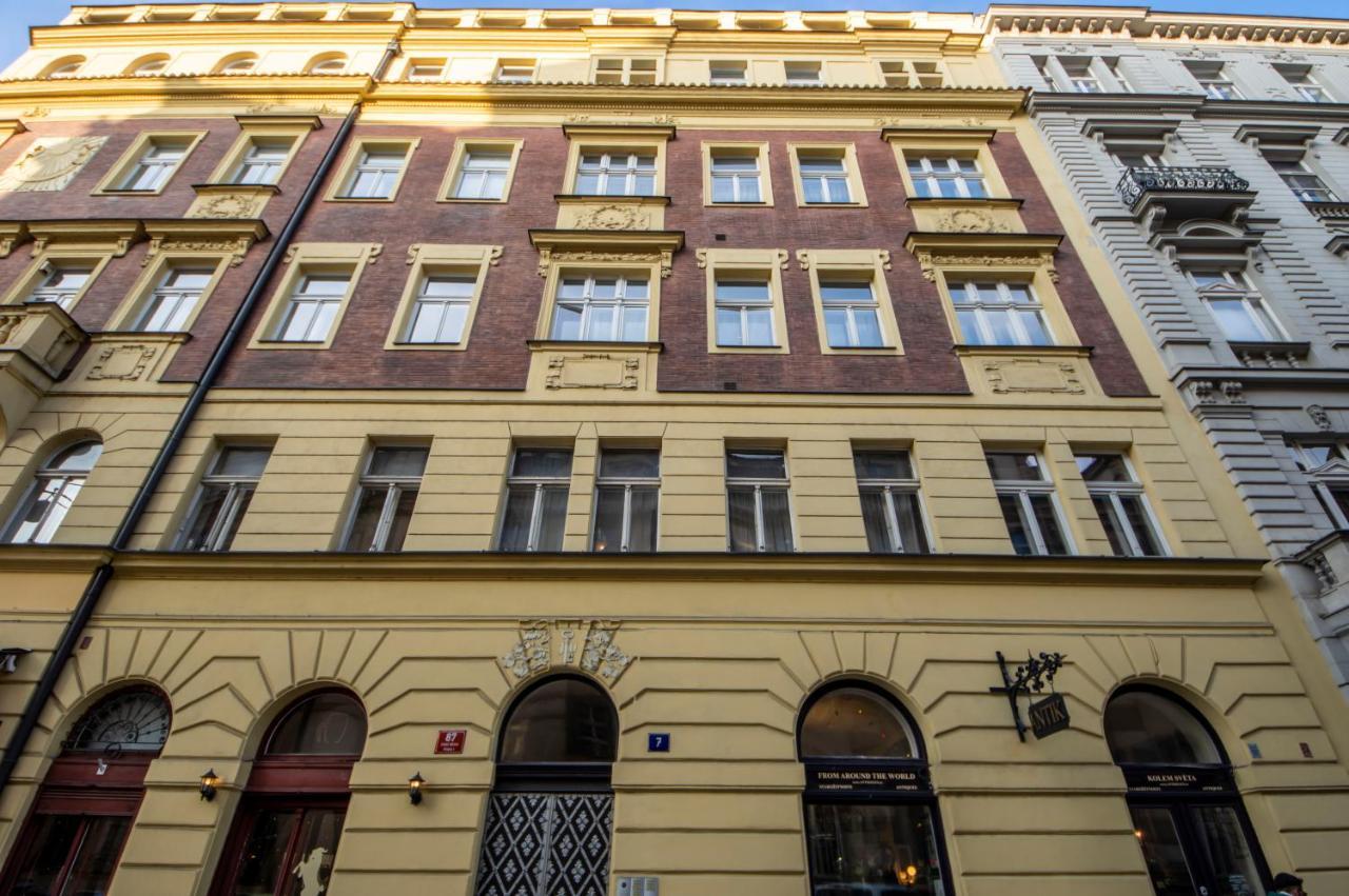 Autentic Apartments Platnerska Prag Exteriör bild